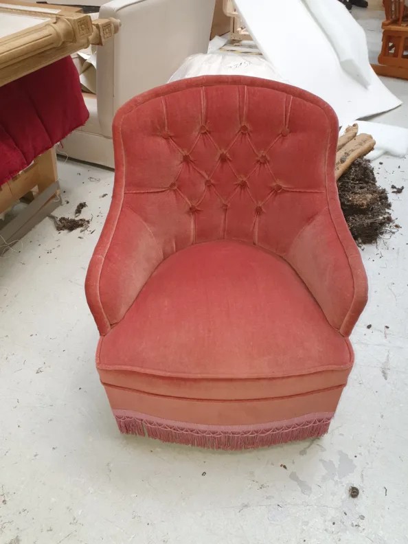 Buttoned Back Chair