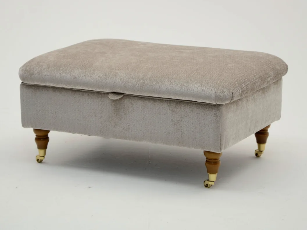 Footstool with castors