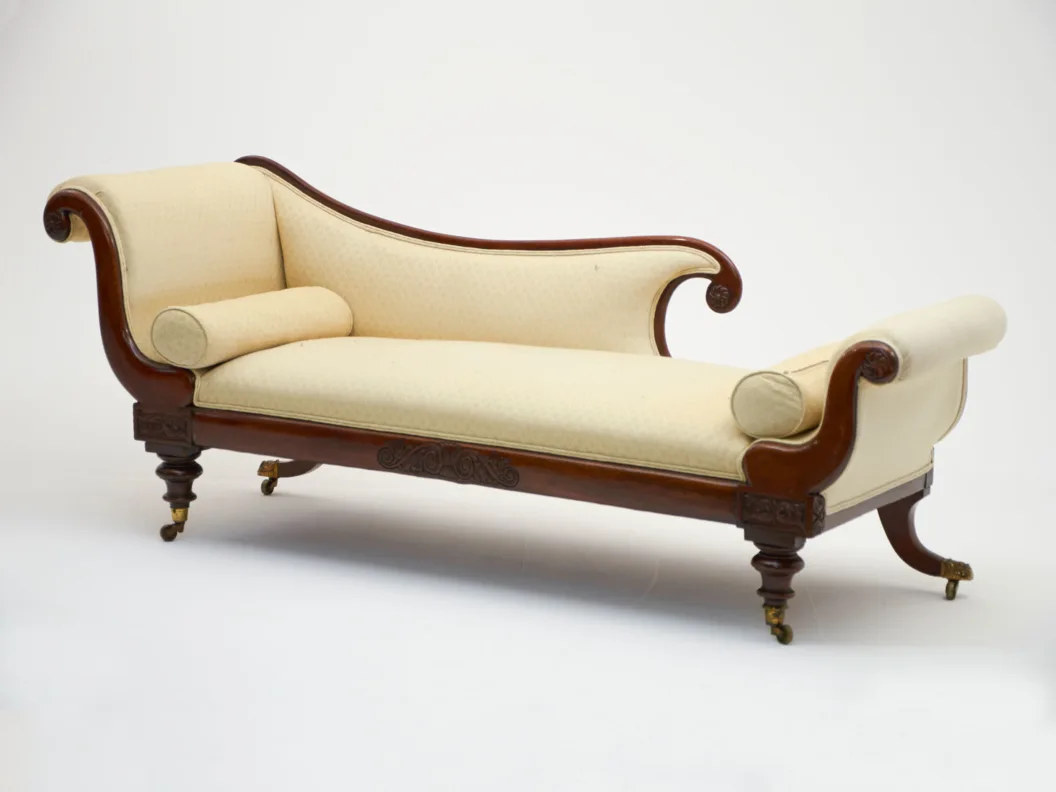 Traditional Chaise Longue